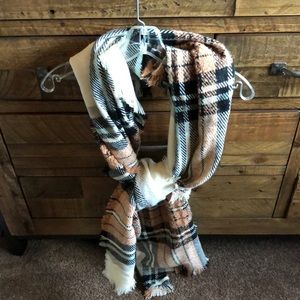 American Eagle scarf